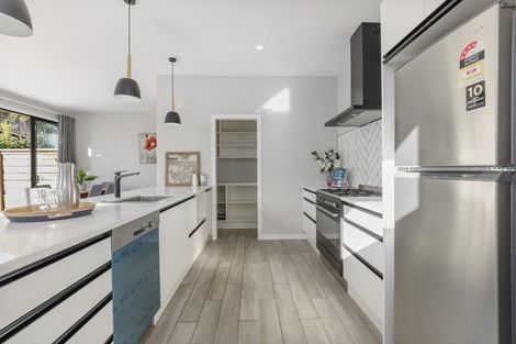 Photo of property in 27a Shrule Place, Huntington, Hamilton, 3210