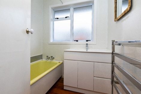 Photo of property in 1/215 Memorial Avenue, Burnside, Christchurch, 8053