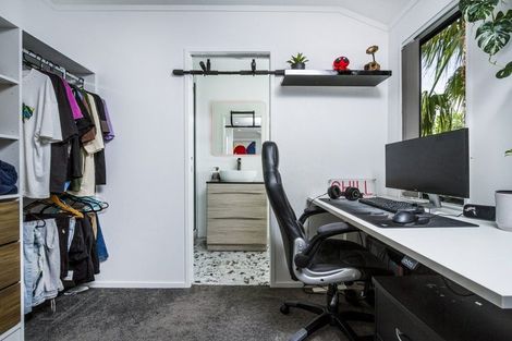 Photo of property in 2/20 Kiteroa Terrace, Rothesay Bay, Auckland, 0630