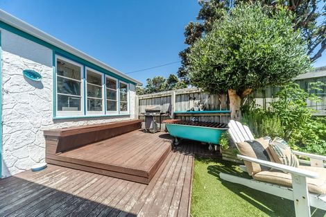 Photo of property in 83 Apu Crescent, Lyall Bay, Wellington, 6022