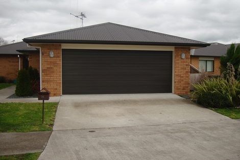 Photo of property in 14 Shrule Place, Huntington, Hamilton, 3210