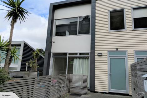 Photo of property in 31 Tiketike Way, Brooklyn, Wellington, 6021