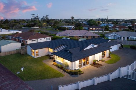 Photo of property in 3 Lakeside Drive, Orewa, 0931