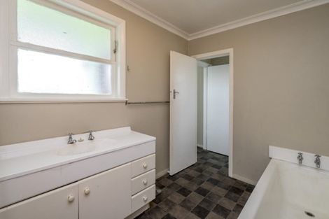 Photo of property in 10 Clyde Street, Levin, 5510