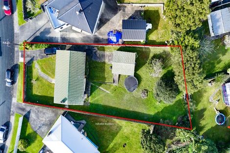 Photo of property in 8 Glen Marine Parade, Glendene, Auckland, 0602