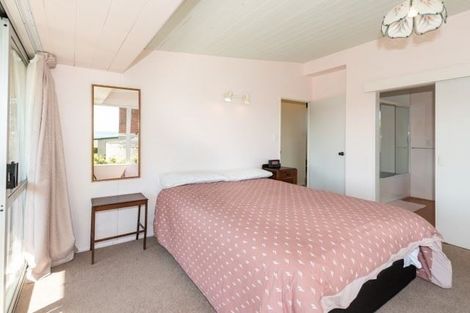 Photo of property in 7 Powells Road, Cable Bay, 0420