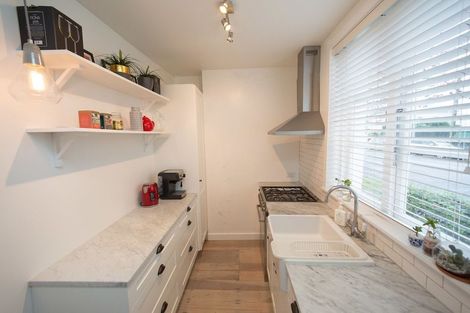 Photo of property in 4/2 Herne Bay Road, Herne Bay, Auckland, 1011