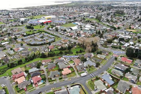 Photo of property in 17 Glenveagh Park Drive, Weymouth, Auckland, 2103