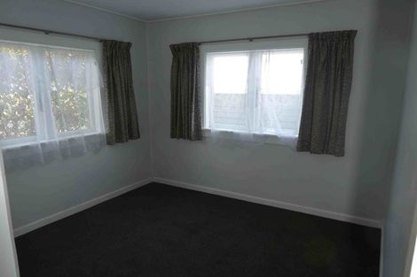 Photo of property in 1 Kiernan Place, Kelston, Auckland, 0602