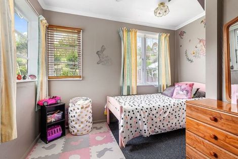 Photo of property in 42 Lincoln Avenue, Tawa, Wellington, 5028