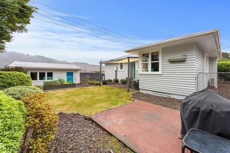 Photo of property in 41 Totara Park Road, Clouston Park, Upper Hutt, 5018