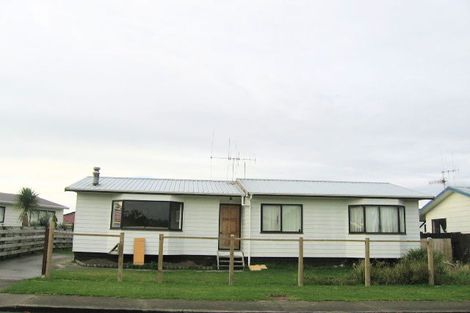 Photo of property in 4 Spackman Crescent, Paraparaumu, 5032