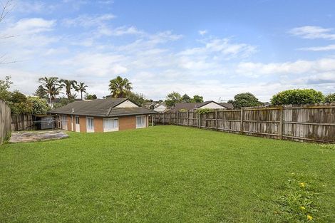 Photo of property in 3 Bernina Place, Weymouth, Auckland, 2103