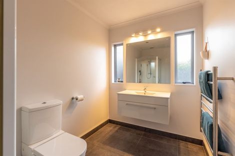 Photo of property in 6 D'urville Place, Kelvin Grove, Palmerston North, 4414