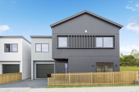 Photo of property in 33 Taipahitini Road, Rosehill, 2113