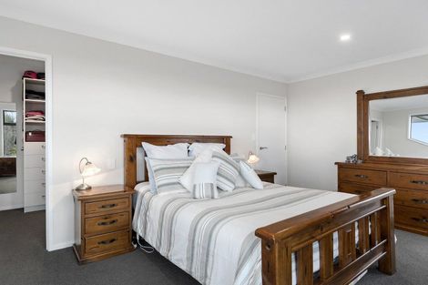 Photo of property in 37 Bert Wall Drive, Omokoroa, 3114