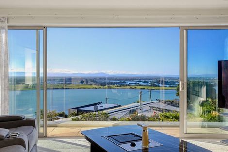 Photo of property in 320 Cannon Hill Crescent, Mount Pleasant, Christchurch, 8081