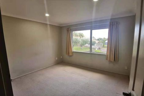 Photo of property in 40 Mandeville Place, Unsworth Heights, Auckland, 0632