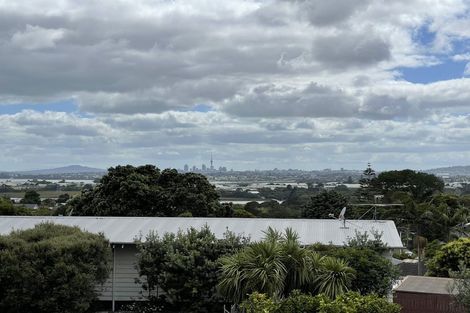 Photo of property in 27 Te Atatu Road, Te Atatu South, Auckland, 0610