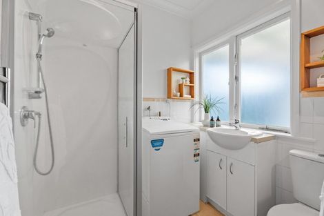 Photo of property in 76 Mount Smart Road, Onehunga, Auckland, 1061