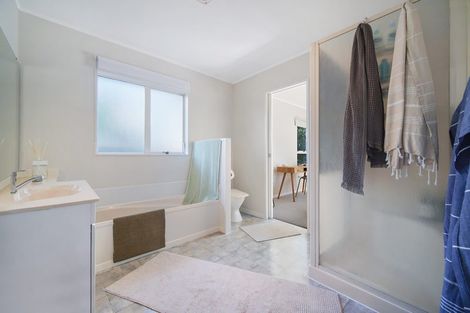 Photo of property in 21 Ian Sage Avenue, Torbay, Auckland, 0630
