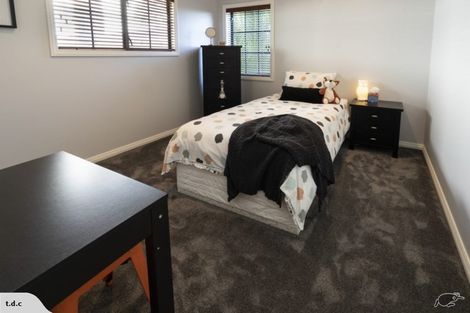 Photo of property in 30 Chamari Close, Titirangi, Auckland, 0604