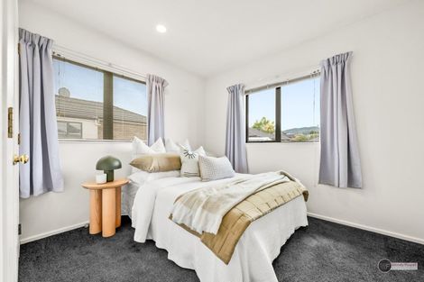 Photo of property in 2 Kirton Drive, Riverstone Terraces, Upper Hutt, 5018