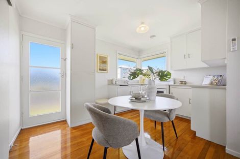 Photo of property in 18 Alma Road, Milford, Auckland, 0620
