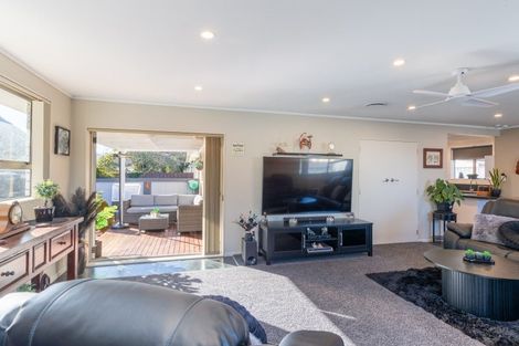 Photo of property in 5a Fremont Grove, Totara Park, Upper Hutt, 5018