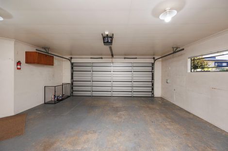 Photo of property in 12 Franklin Avenue, Hokowhitu, Palmerston North, 4410