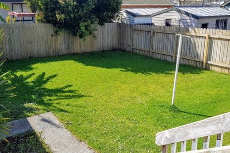 Photo of property in 2/72 Palmers Road, Clendon Park, Auckland, 2103