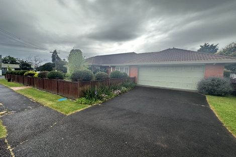 Photo of property in 2 Alpha Street, Papakura, 2110