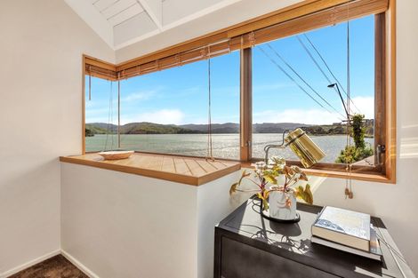 Photo of property in 172 Paremata Road, Paremata, Porirua, 5024