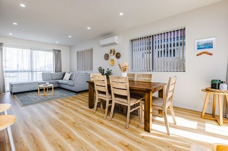 Photo of property in 10 Survila Street, Takanini, 2110