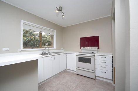 Photo of property in 2/236 Te Atatu Road, Te Atatu South, Auckland, 0610