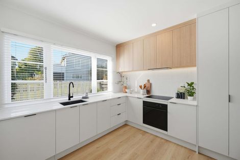 Photo of property in 2/76 Wairoa Road, Narrow Neck, Auckland, 0624