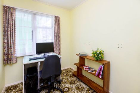 Photo of property in 21 Hay Street, Wainuiomata, Lower Hutt, 5014