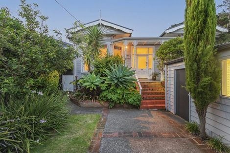 Photo of property in 48 Derwent Street, Island Bay, Wellington, 6023