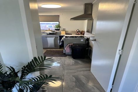 Photo of property in 25 Oregon Drive, Maoribank, Upper Hutt, 5018