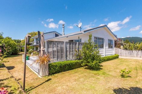 Photo of property in 4 Elder Grove, Paraparaumu, 5032