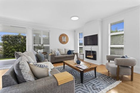 Photo of property in 10 Bloomfield Rise, Stanmore Bay, Whangaparaoa, 0932