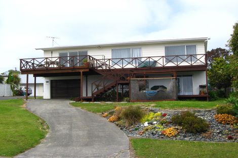 Photo of property in 21 Pacific Parade, Army Bay, Whangaparaoa, 0930