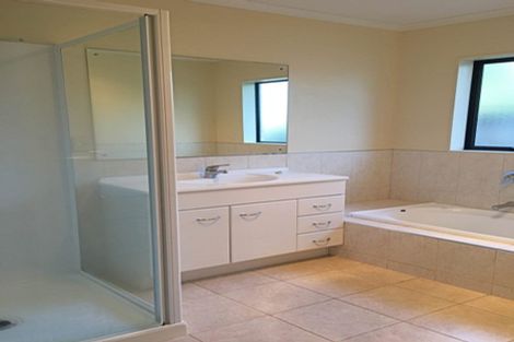 Photo of property in 10 Sayes Close, East Tamaki, Auckland, 2013