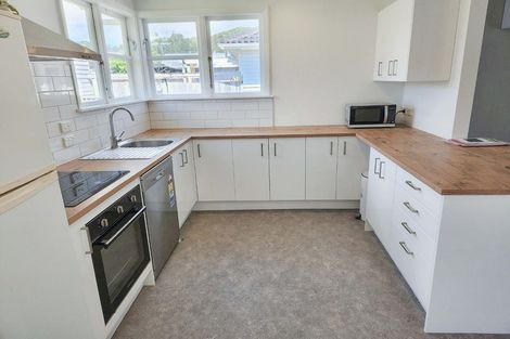 Photo of property in 7 Cole Grove, Wallaceville, Upper Hutt, 5018