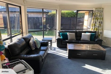 Photo of property in 33 Greig Place, Pukekohe, 2120