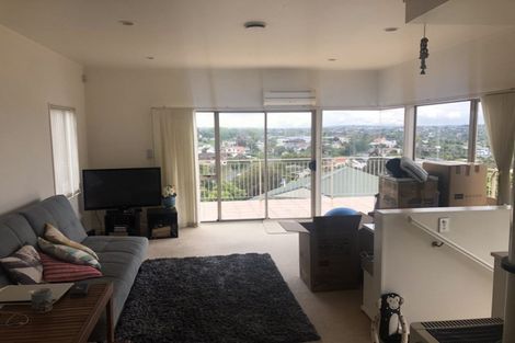 Photo of property in 1/7 Mizpah Road, Waiake, Auckland, 0630