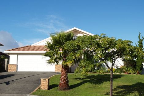 Photo of property in 133 Golfland Drive, Golflands, Auckland, 2013