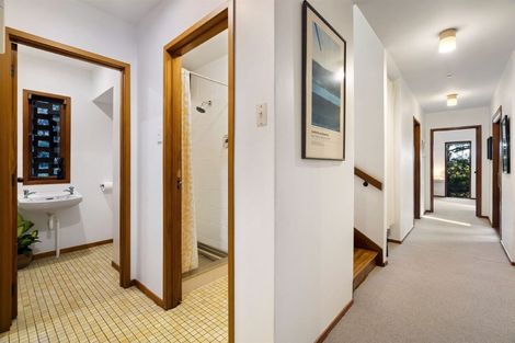 Photo of property in 16 Wilding Avenue, Northcote Point, Auckland, 0627