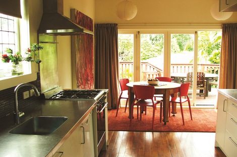 Photo of property in 14 Wattle Street, New Lynn, Auckland, 0600