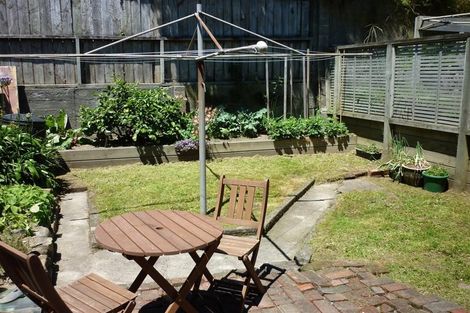 Photo of property in 3 Royal Street, Berhampore, Wellington, 6023